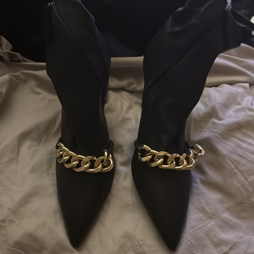 Zara booties Size 40 worn once love them but cant wear heel no more